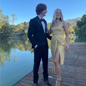 Elegant Yellow Sleeveless Set